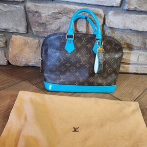 Louis VuittonAlma leather handbag